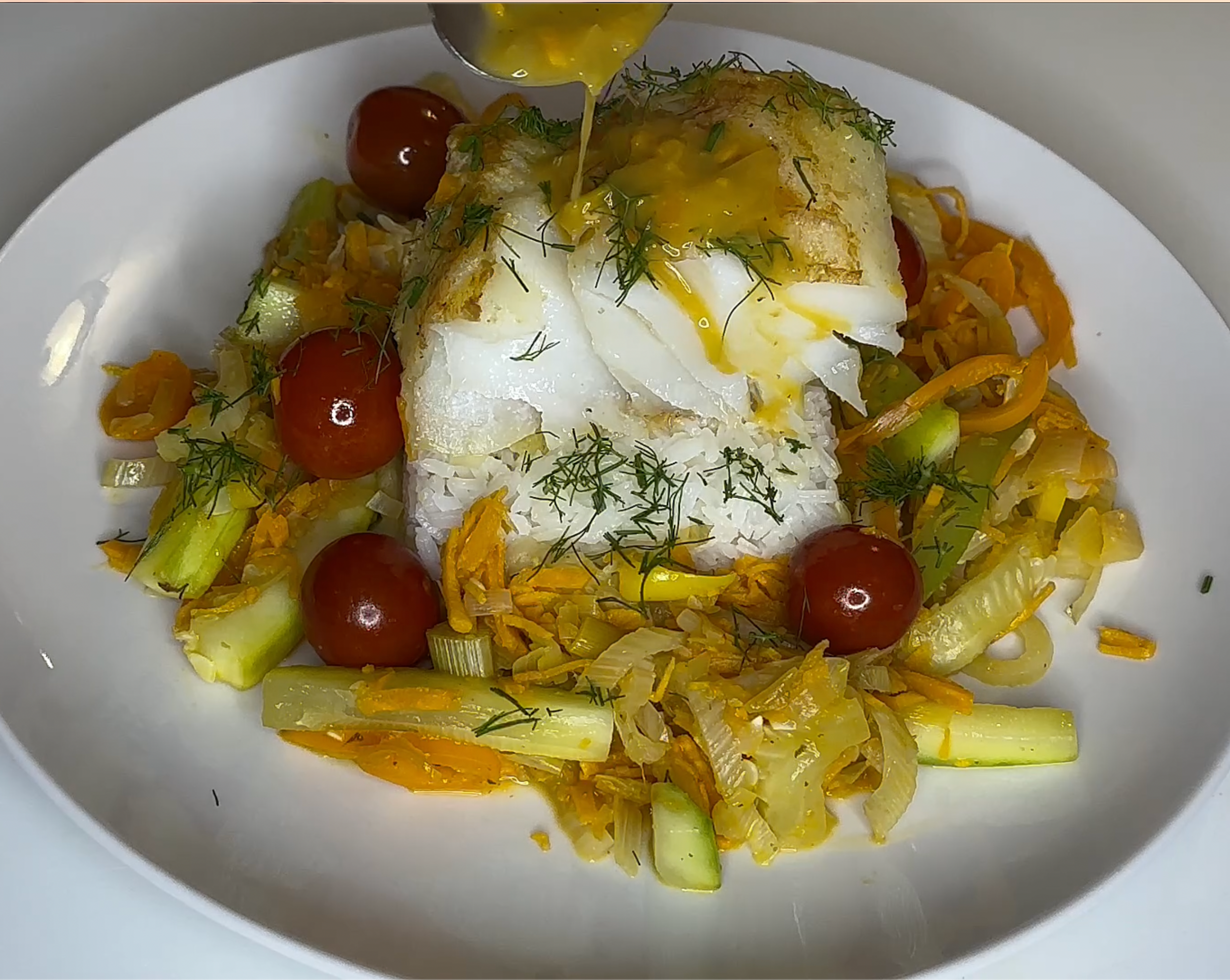 Load video: Make a delicious savory Cod in one pot with summer vegetables!